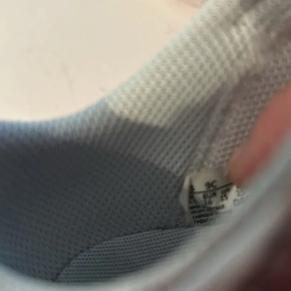 NIKE KIDS size 9 GUC - Picture 5 of 6